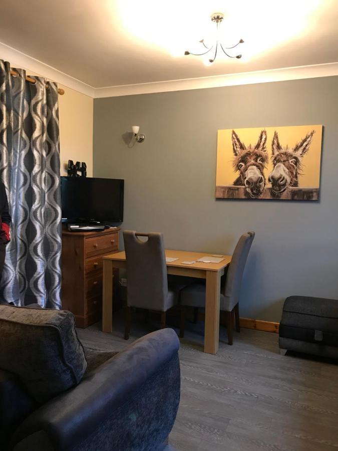 No 5 Newly Refurbished 4 Bedroom House Cononbridge Zewnętrze zdjęcie