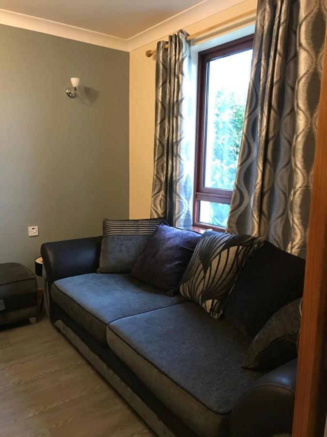 No 5 Newly Refurbished 4 Bedroom House Cononbridge Zewnętrze zdjęcie