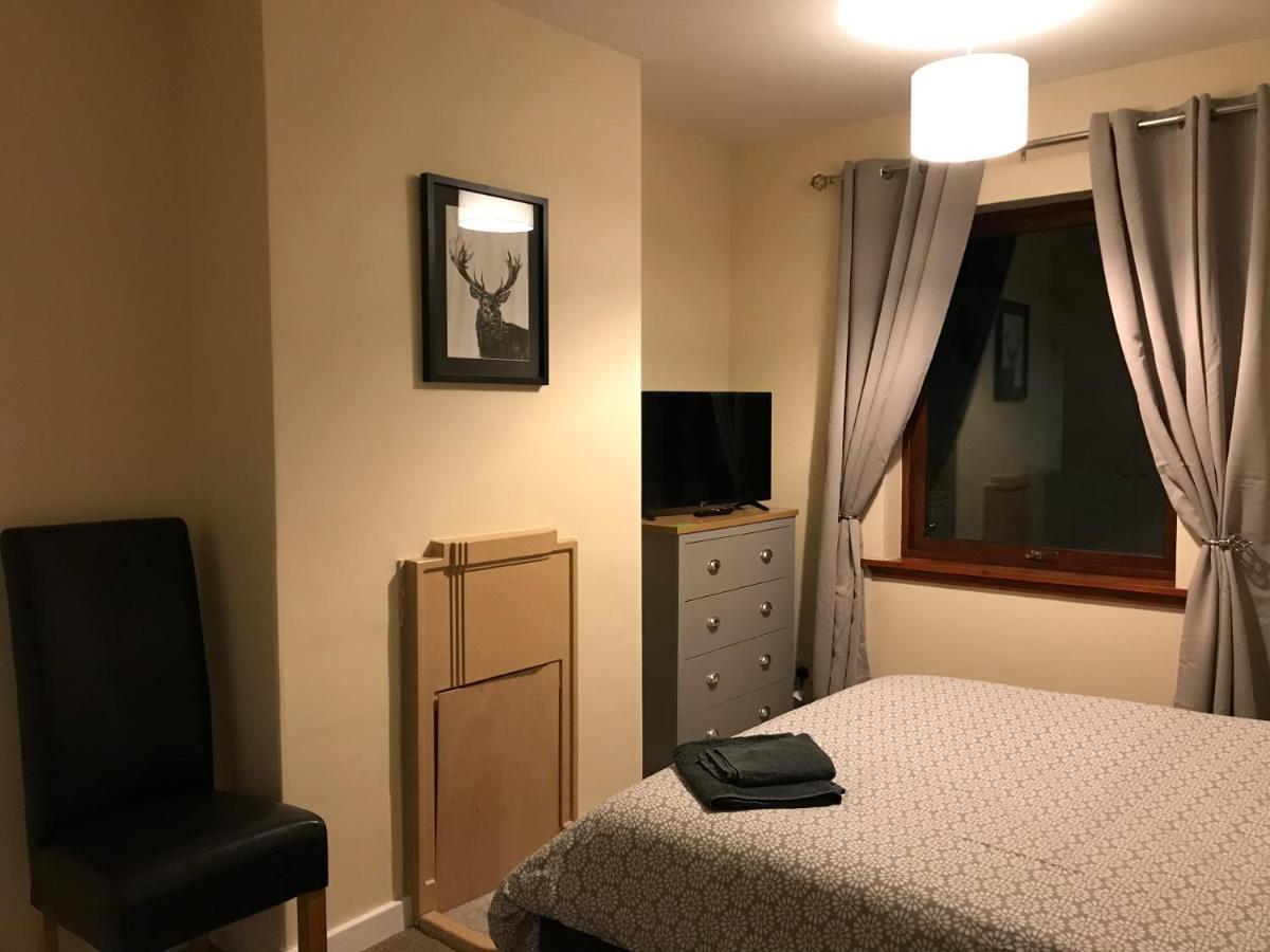 No 5 Newly Refurbished 4 Bedroom House Cononbridge Zewnętrze zdjęcie