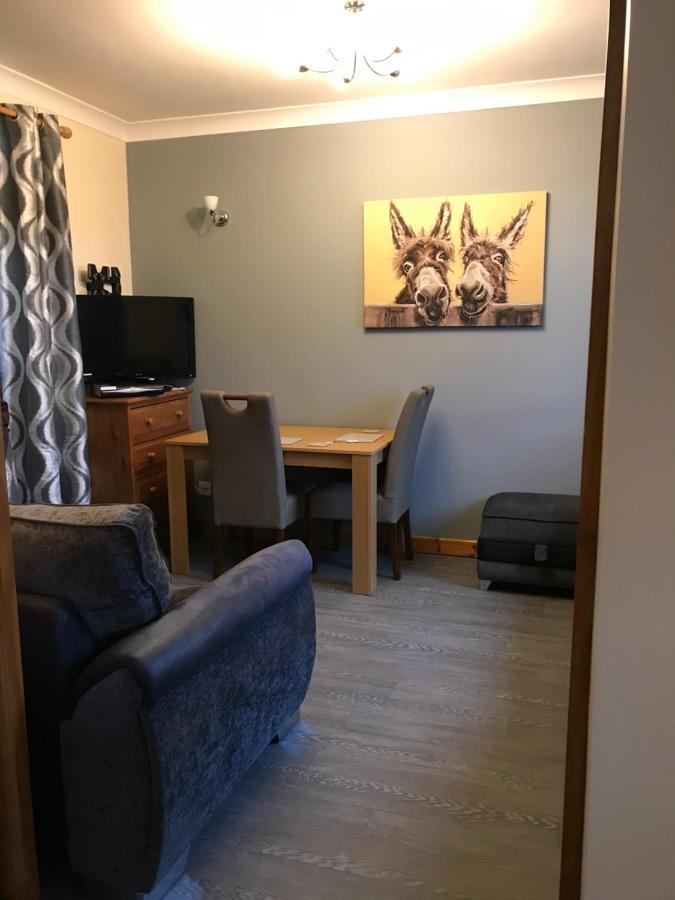 No 5 Newly Refurbished 4 Bedroom House Cononbridge Zewnętrze zdjęcie