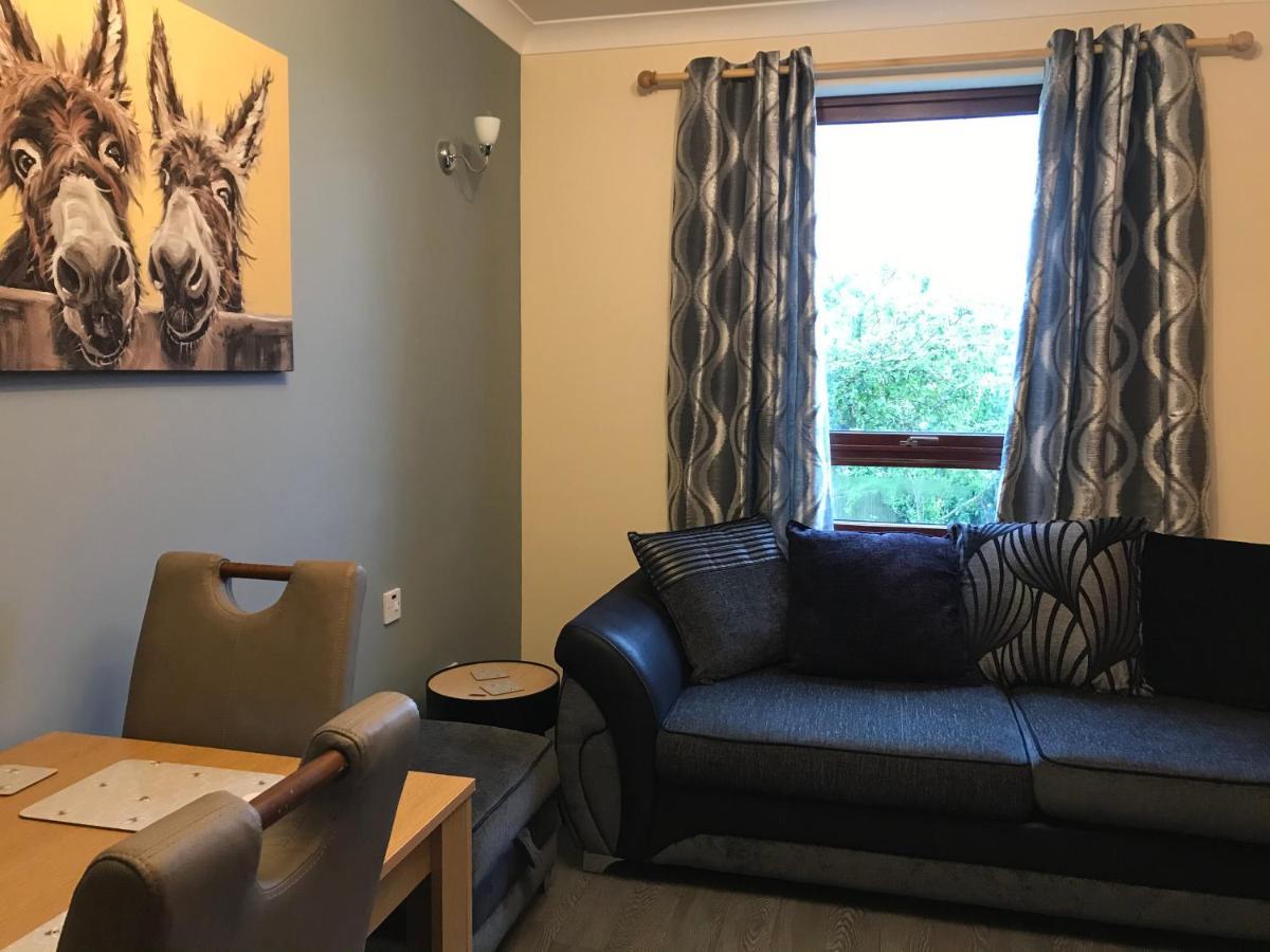 No 5 Newly Refurbished 4 Bedroom House Cononbridge Zewnętrze zdjęcie