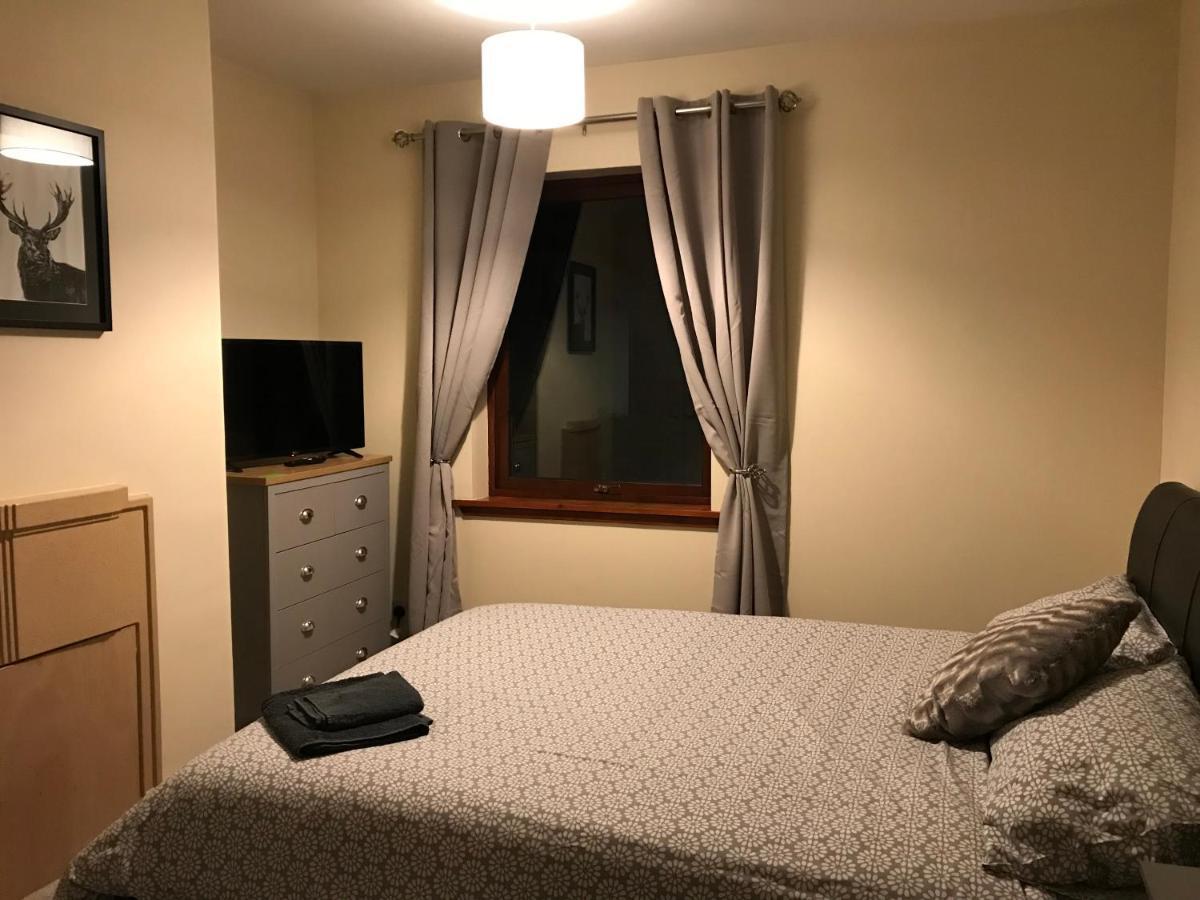No 5 Newly Refurbished 4 Bedroom House Cononbridge Zewnętrze zdjęcie